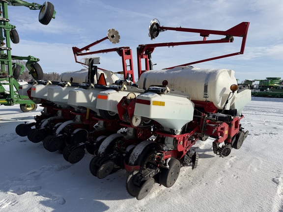 2013 White 8200 - Photo3