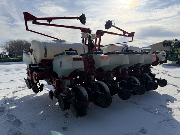 2013 White 8200 - Photo5