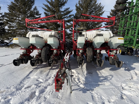 2013 White 8200 - Photo8