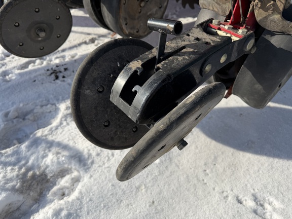 2013 White 8200 - Photo16