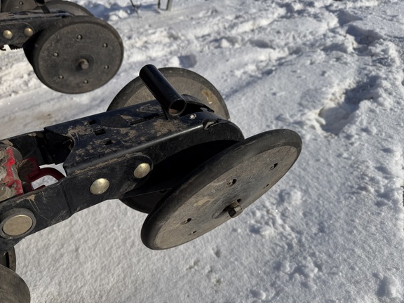 2013 White 8200 - Photo26