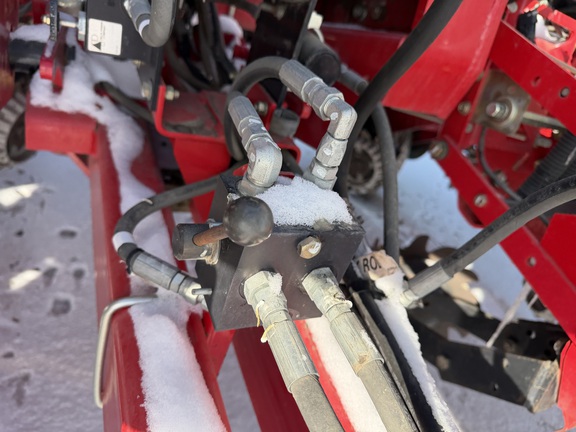 2013 White 8200 - Photo33