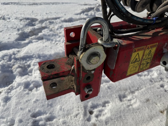 2013 White 8200 - Photo34