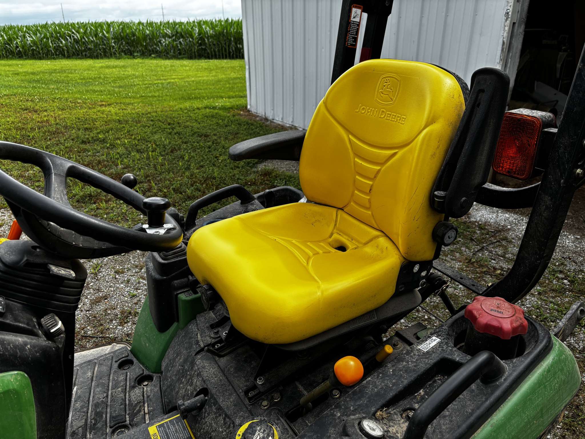 Used 2011 John Deere 1026R Compact Utility Tractors at Koenig Equipment in Richmond, IN - PhotoXL4