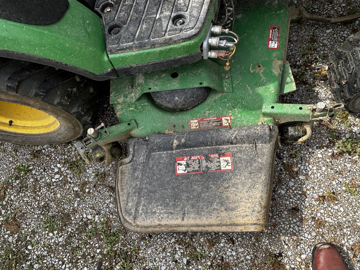 Used 2011 John Deere 1026R Compact Utility Tractors at Koenig Equipment in Richmond, IN - PhotoXL6