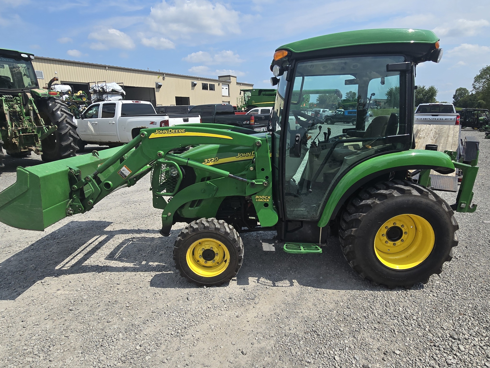 2007 John Deere 3720 Image 4