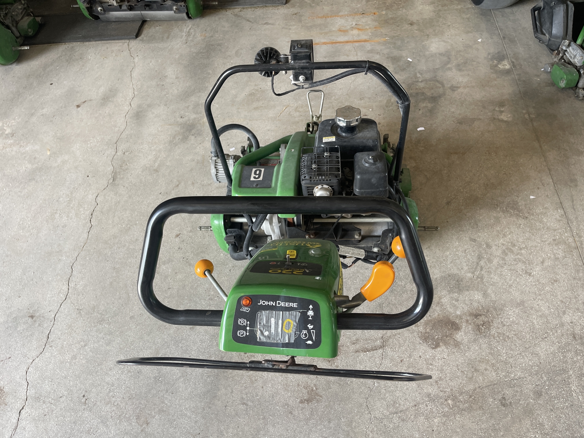 2021 John Deere 220E Image 8