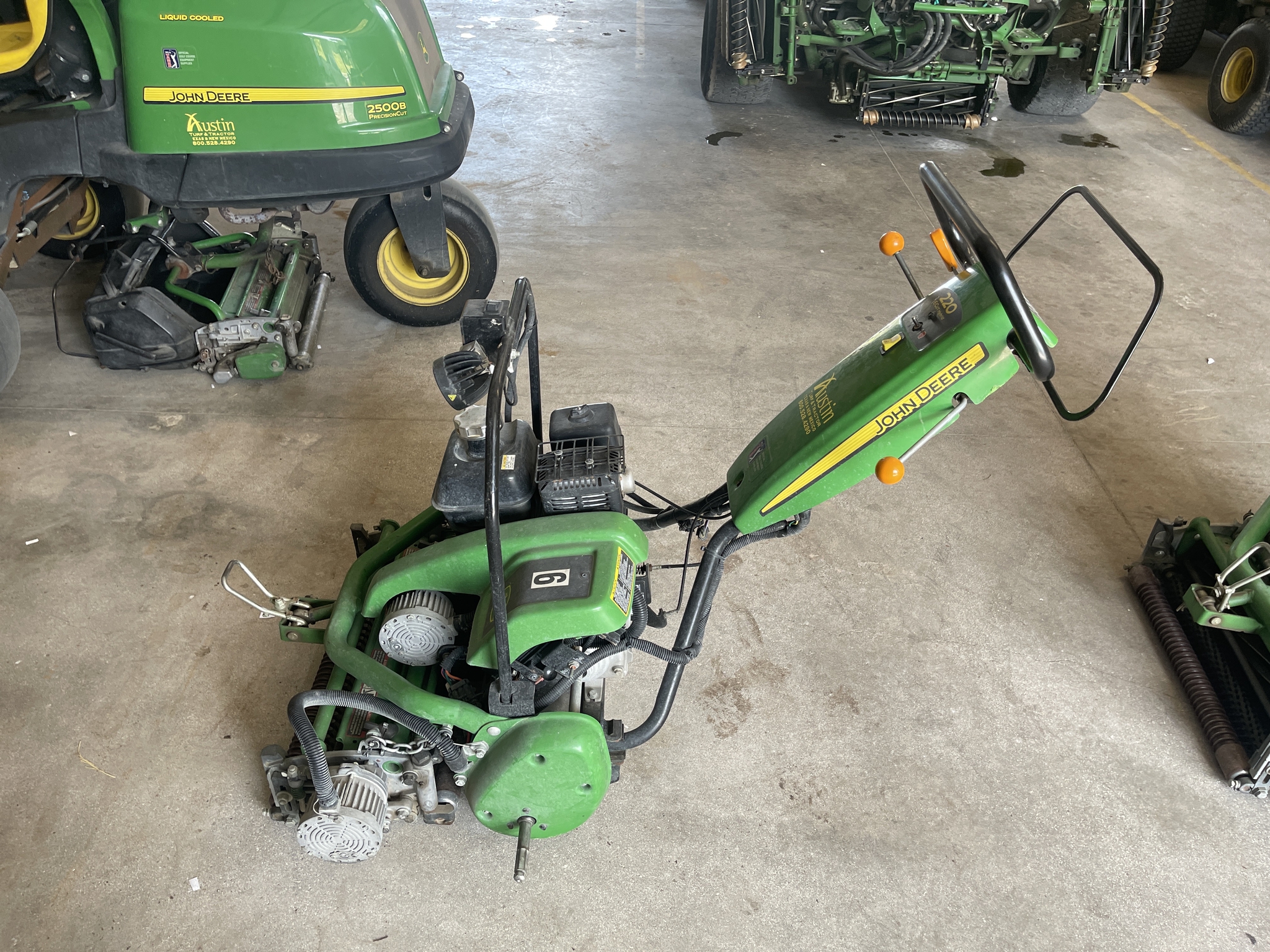 2021 John Deere 220E Image 1