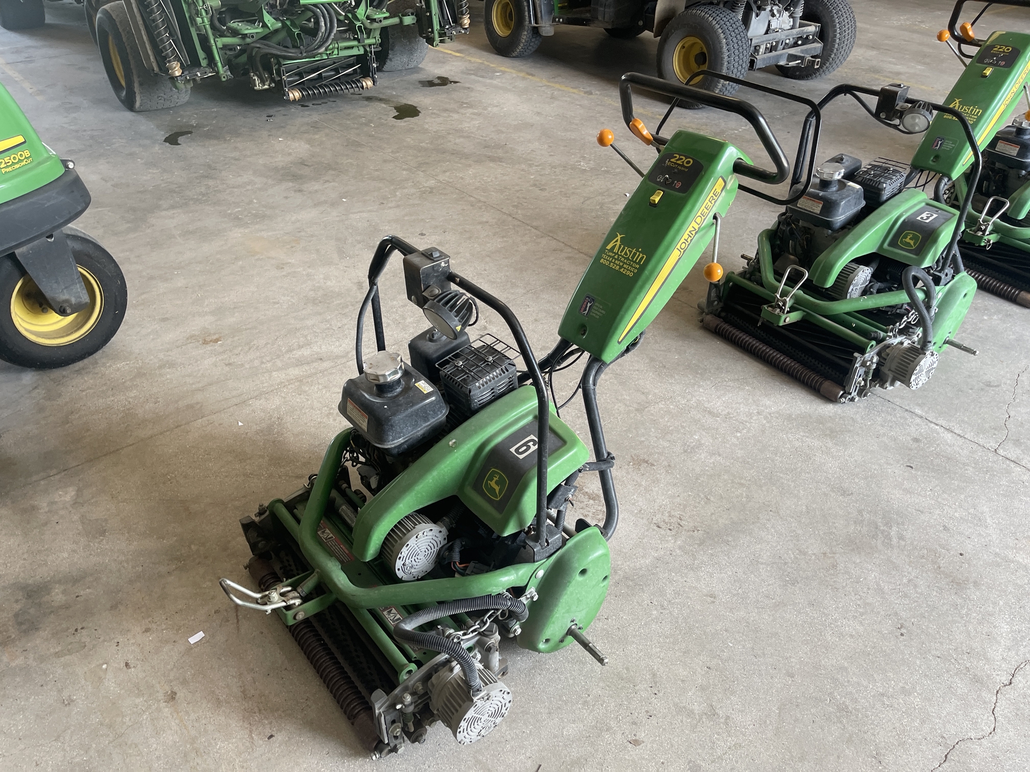 2021 John Deere 220E Image 3