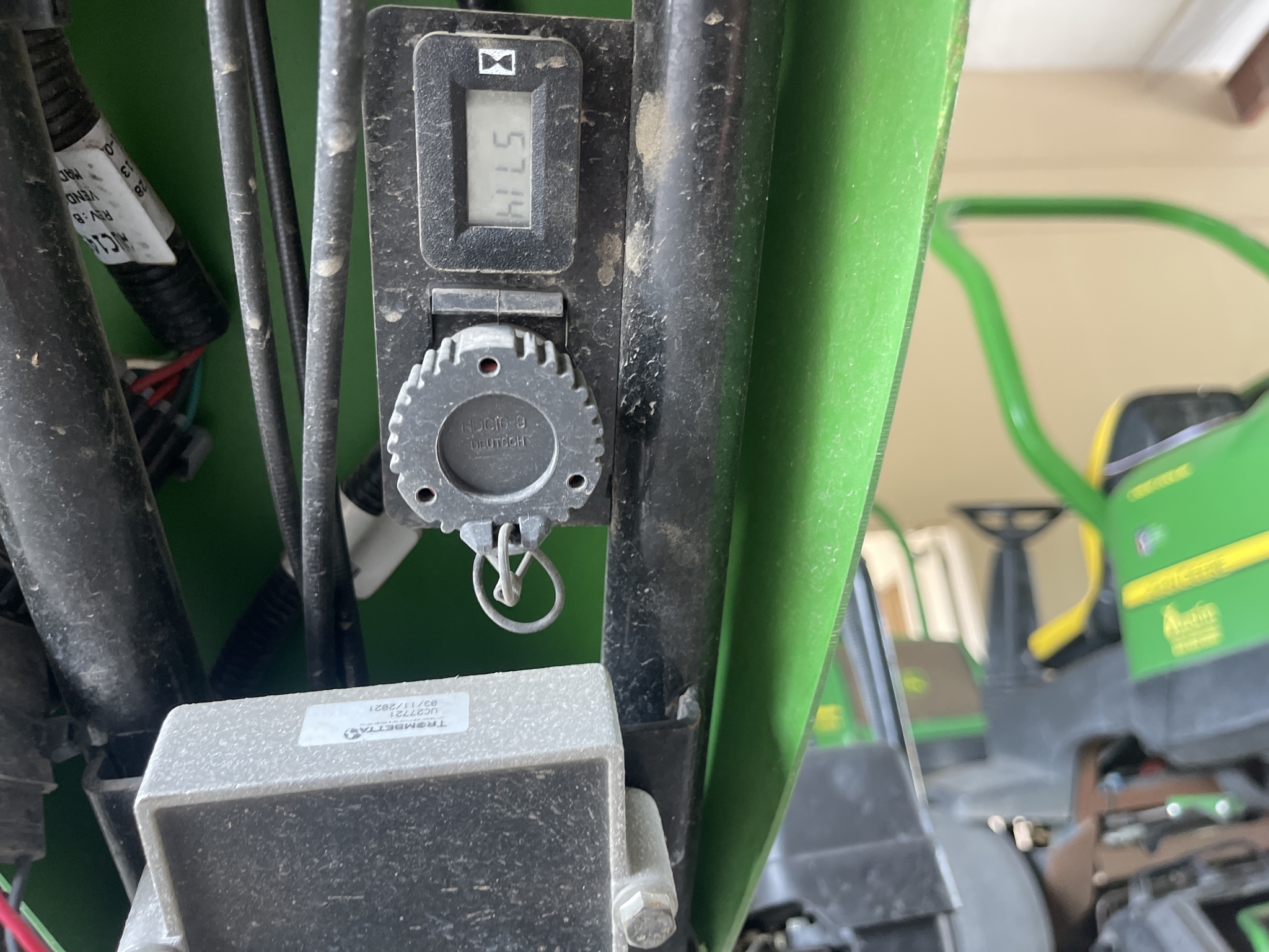 2021 John Deere 220E Image 10