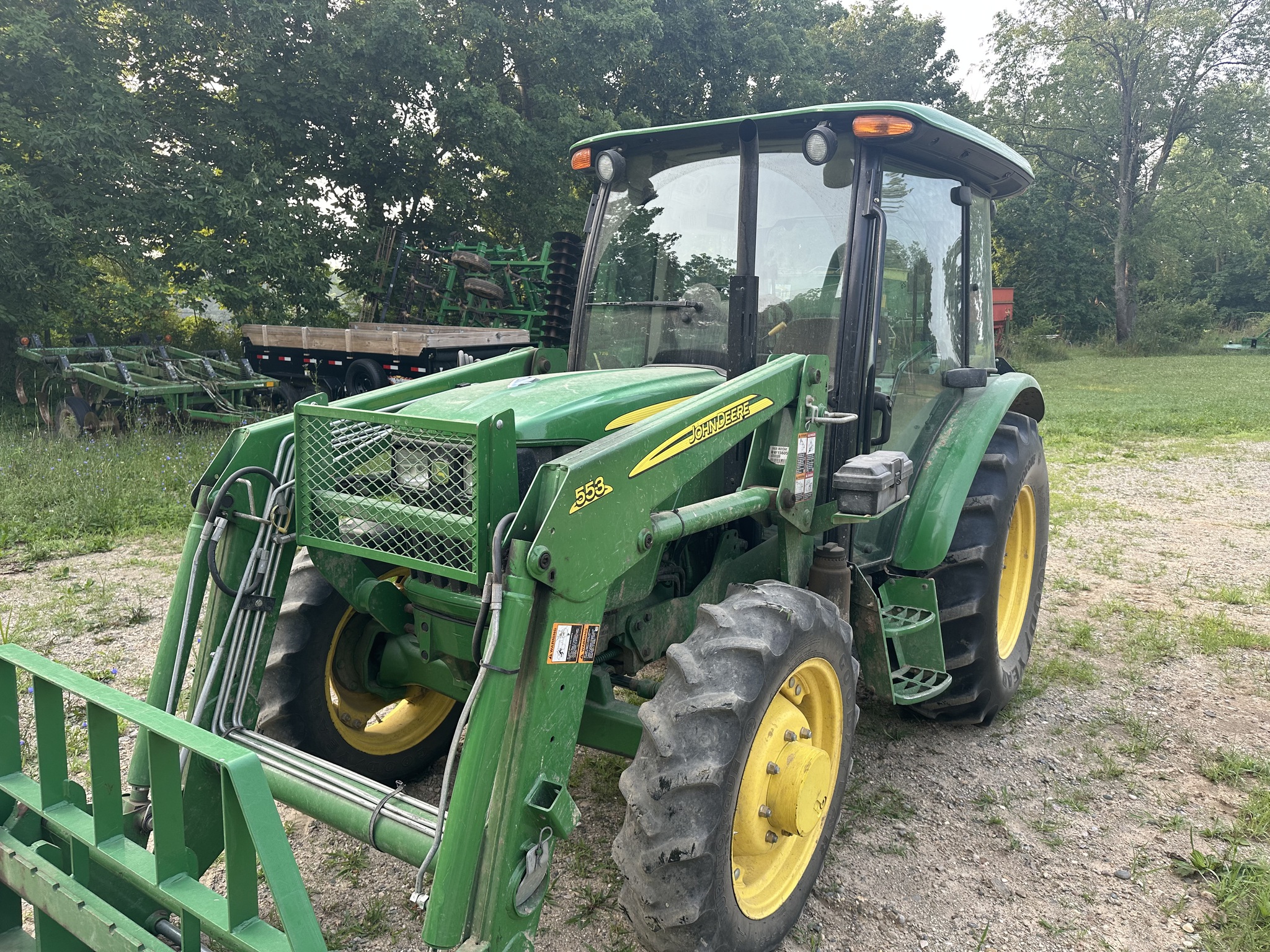 2013 John Deere 5075E Image 6