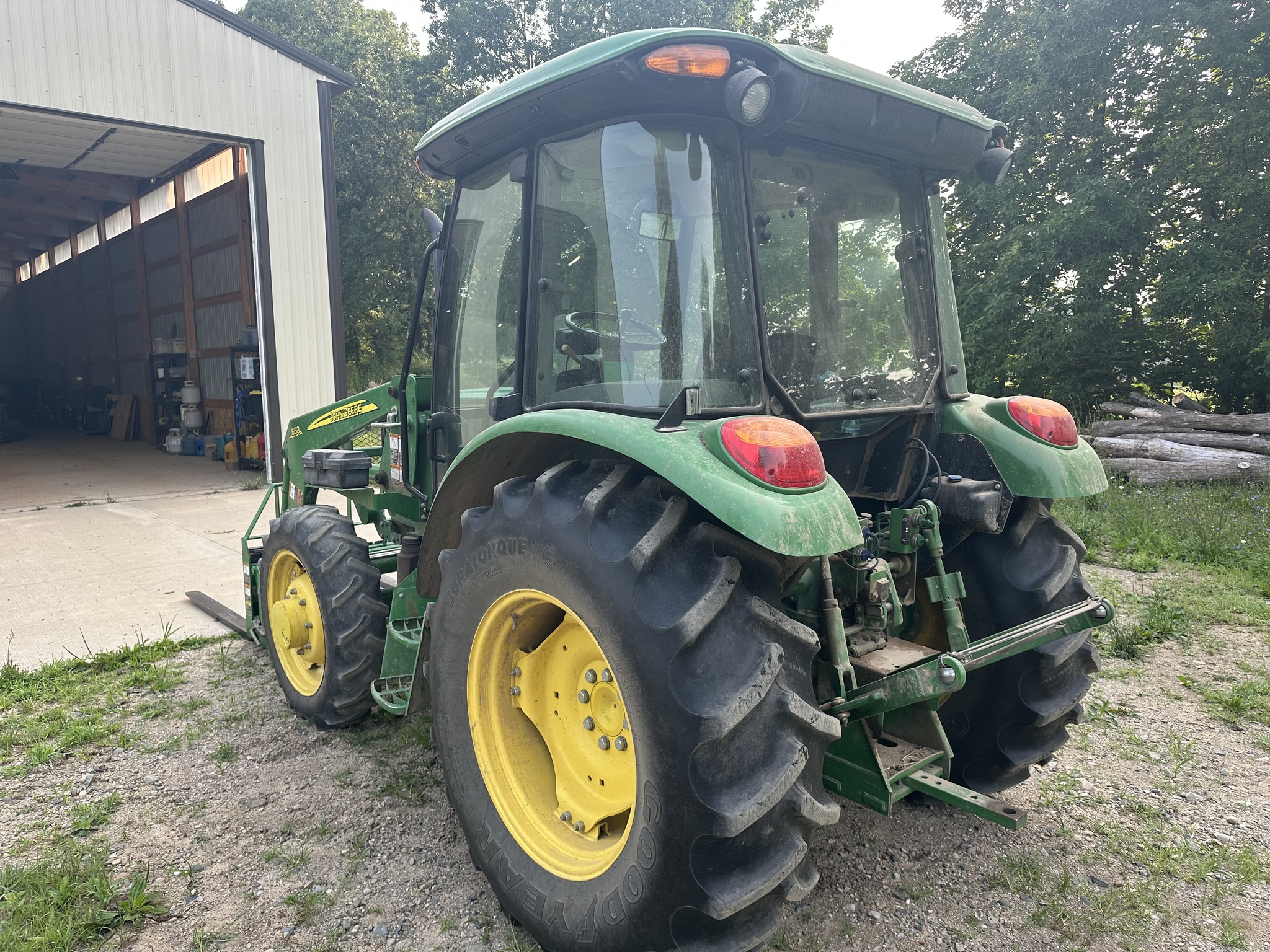 2013 John Deere 5075E Image 4