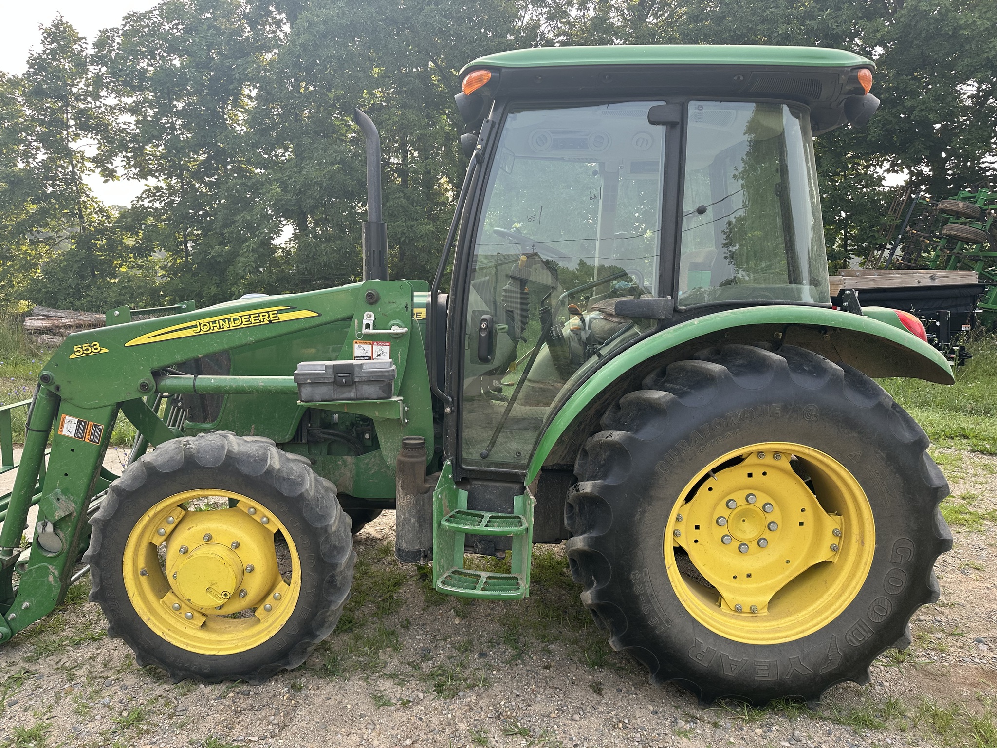 2013 John Deere 5075E Image 5