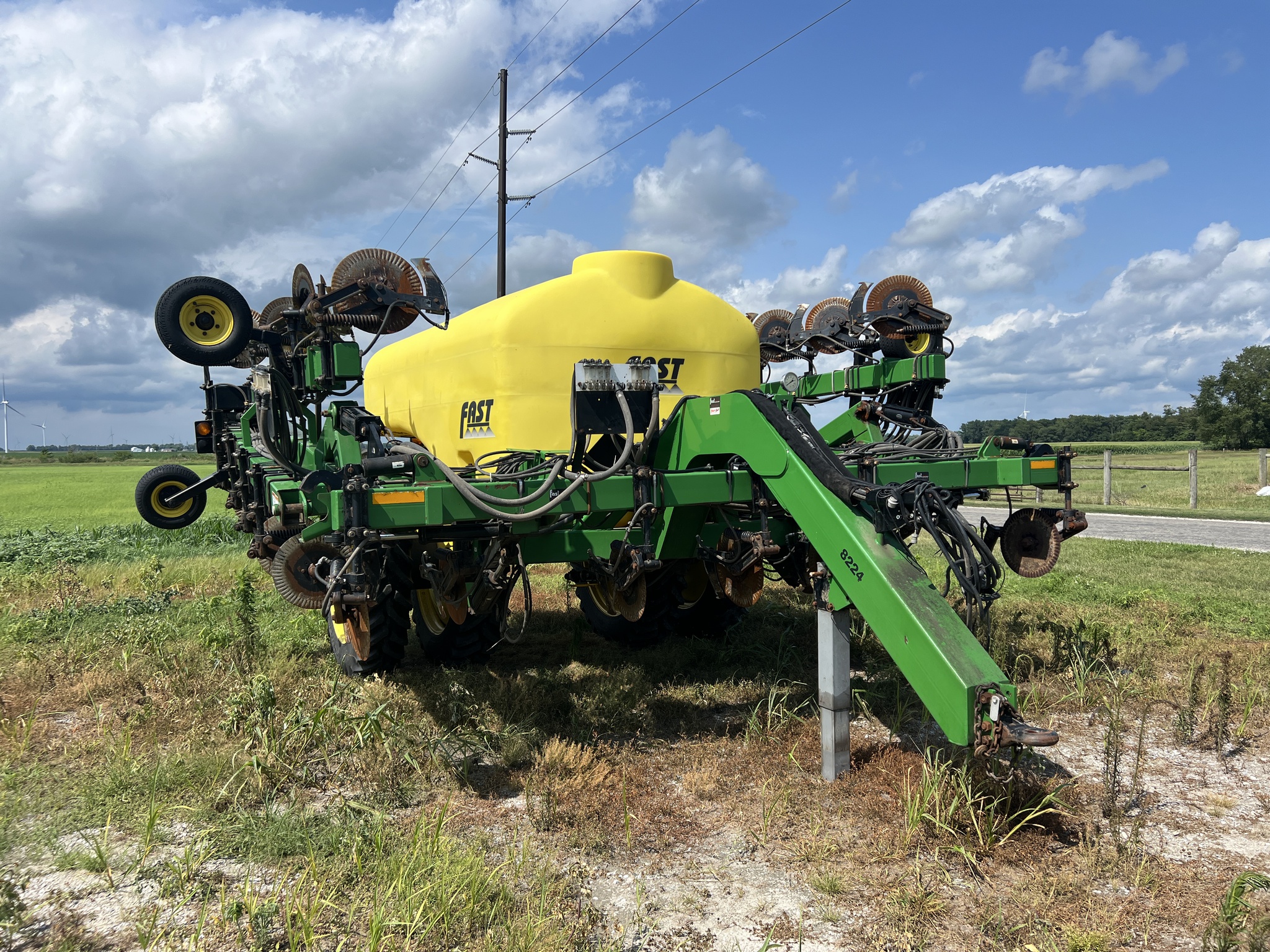 2015 Fast 8224 Image 1