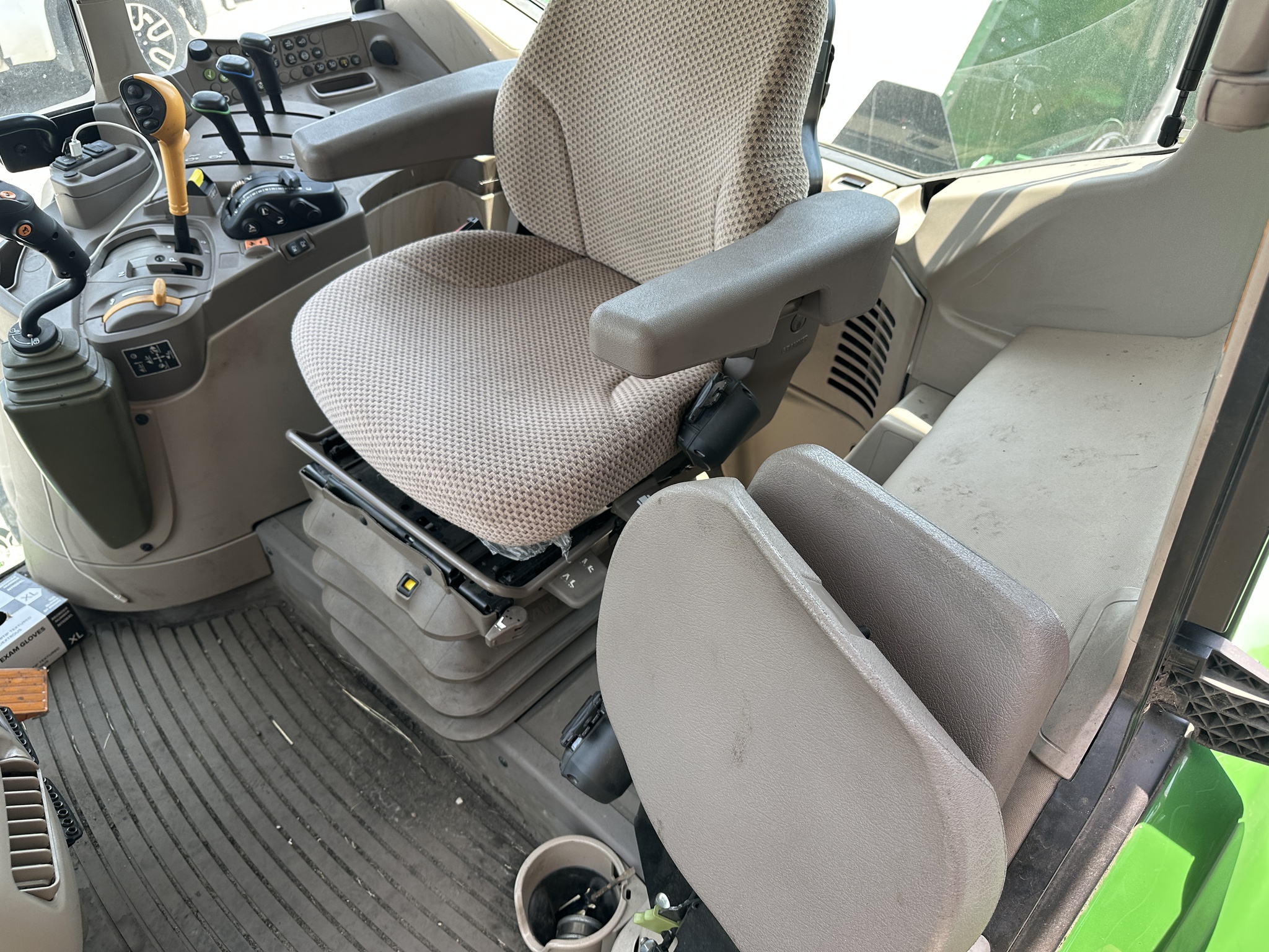 2021 John Deere 6155M Image 7