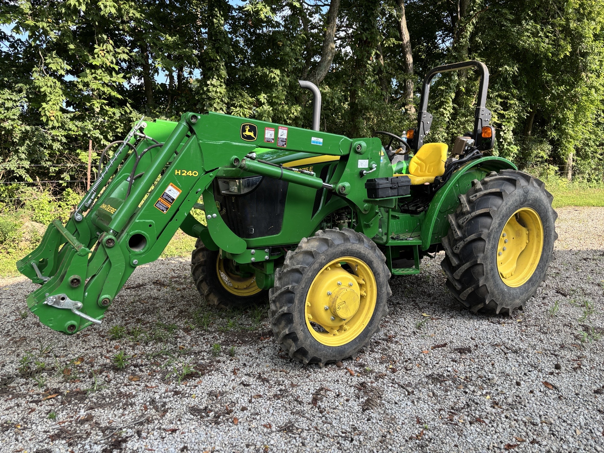 Used 2017 John Deere 5075E Utility Tractors at Koenig Equipment in Lebanon, OH - PhotoXL0
