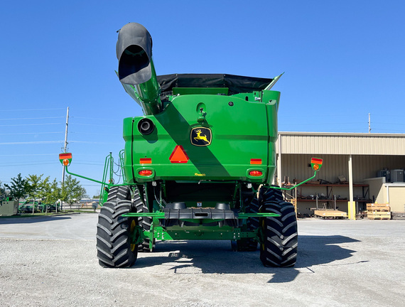2024 John-Deere S770