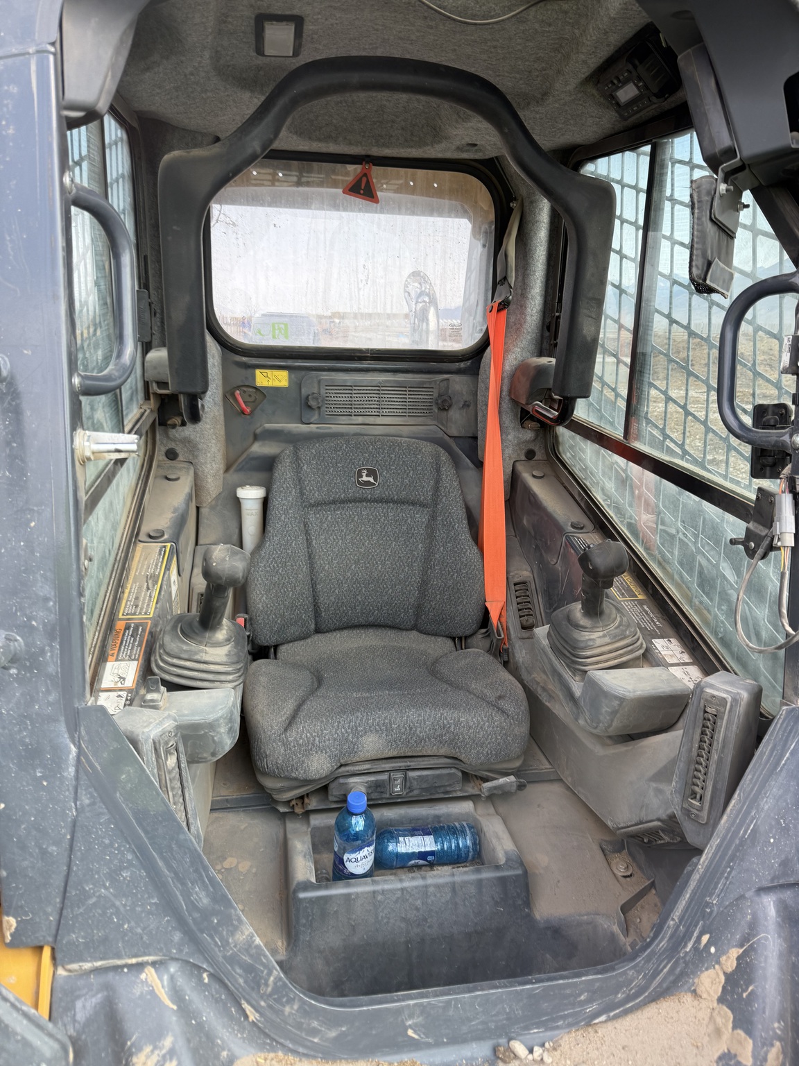 2024 John Deere 325G Image 2