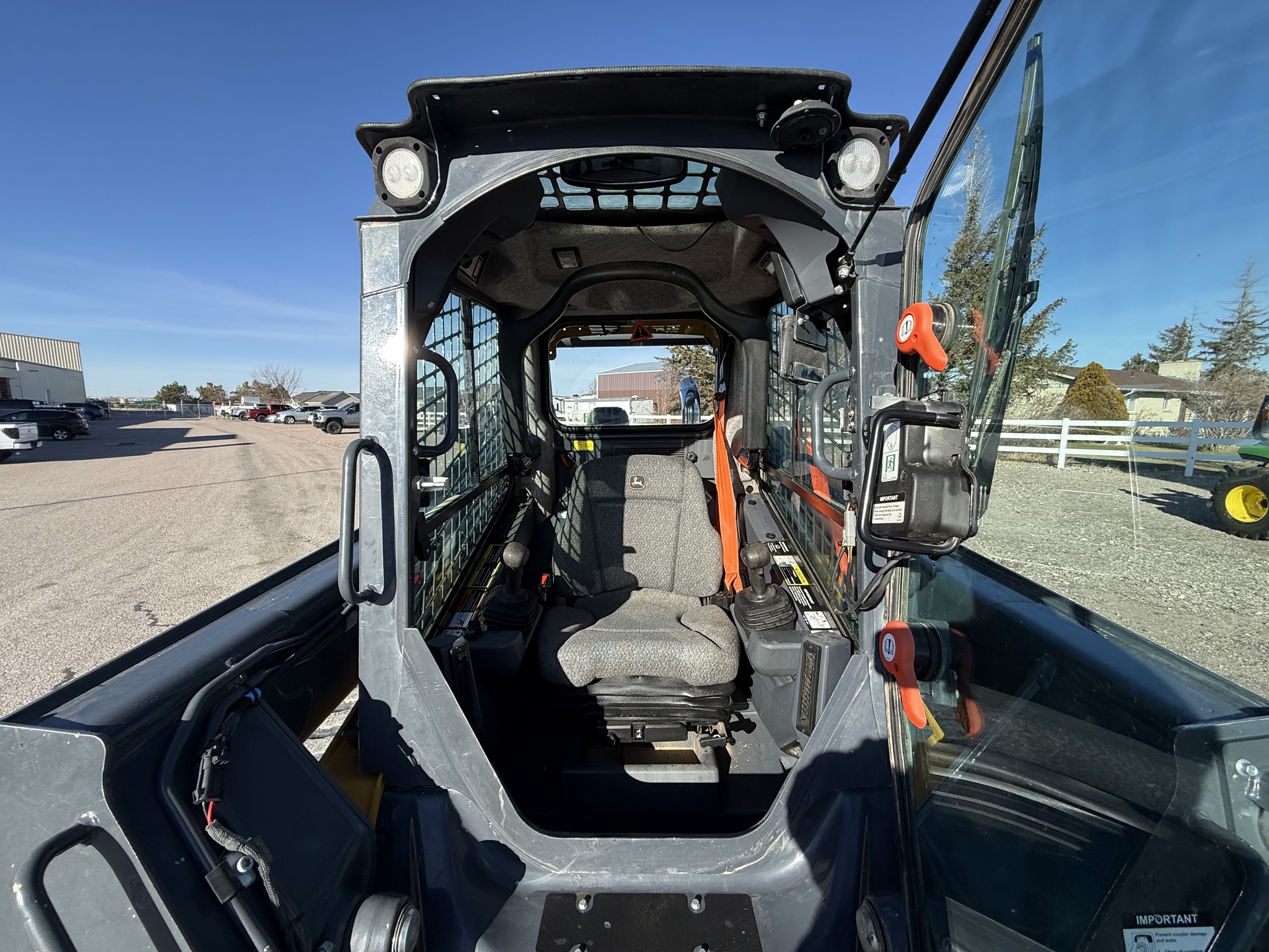 2024 John Deere 325G Image 9