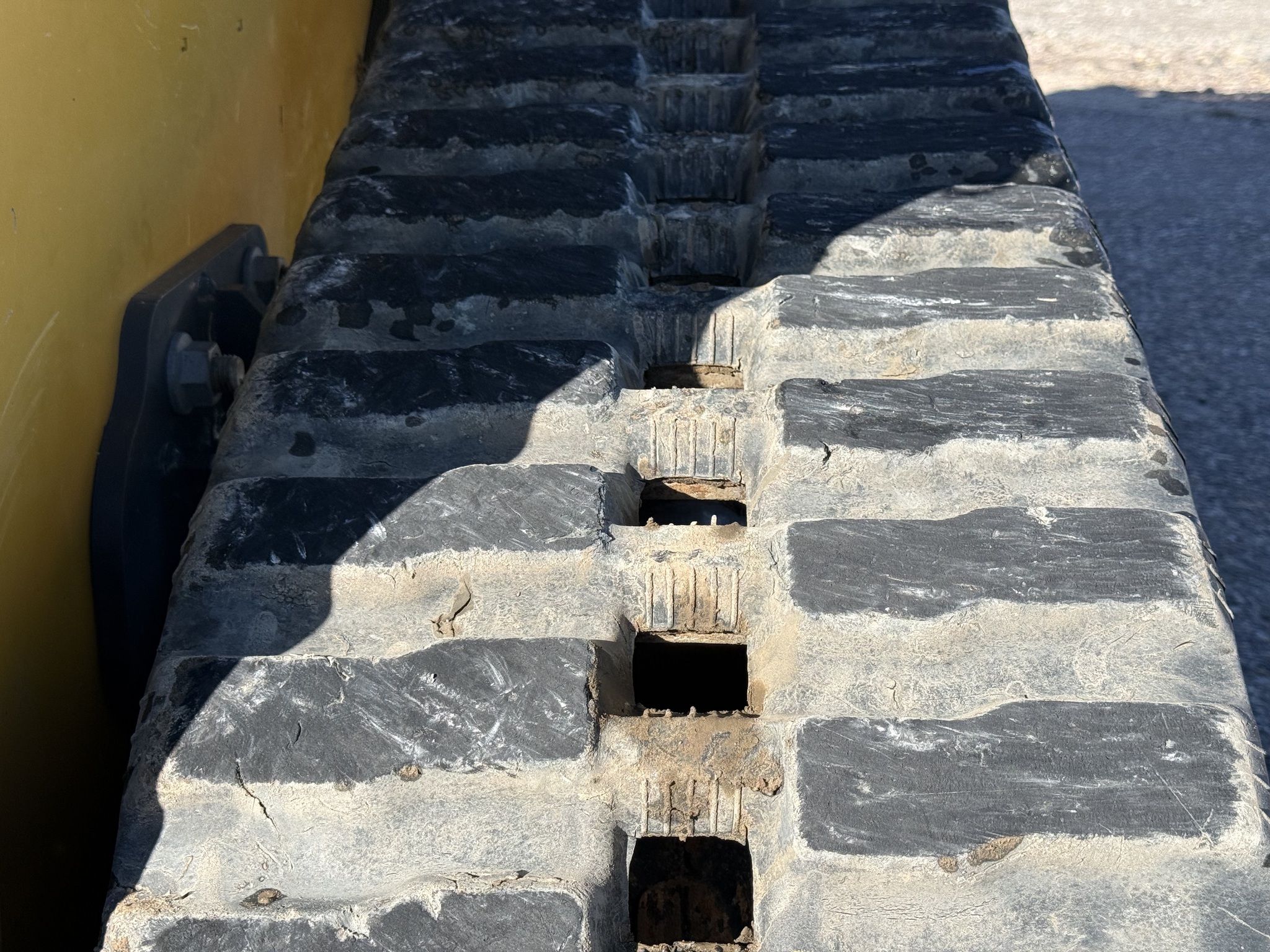 2024 John Deere 325G Image 17