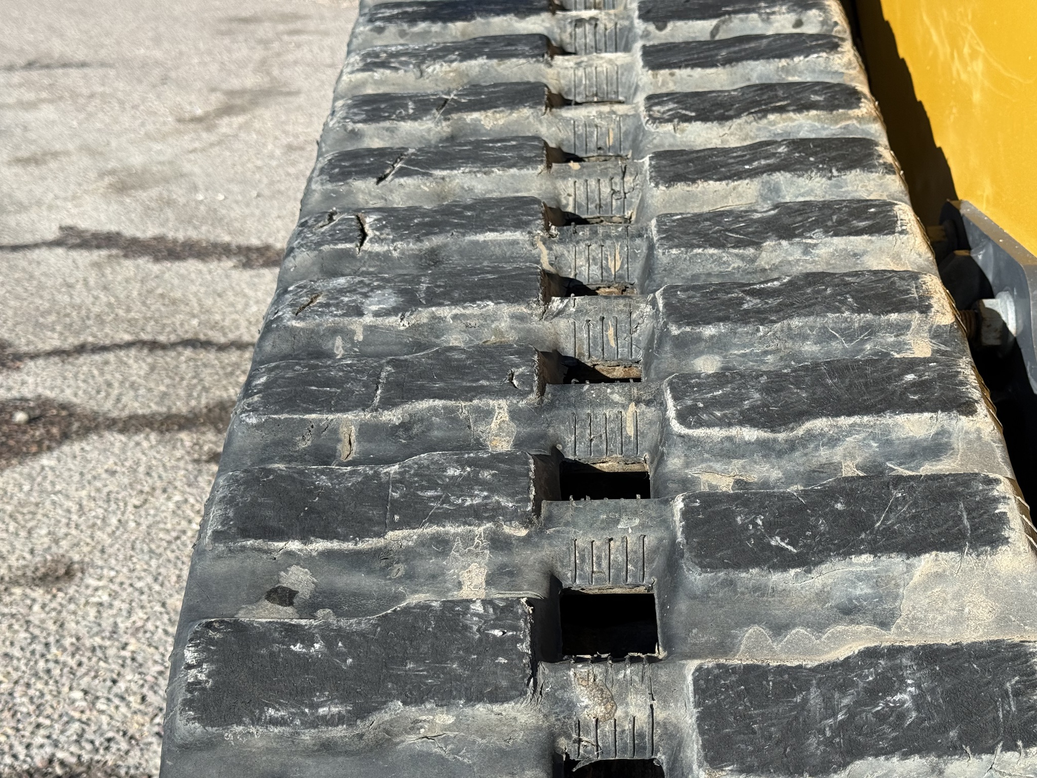 2024 John Deere 325G Image 19