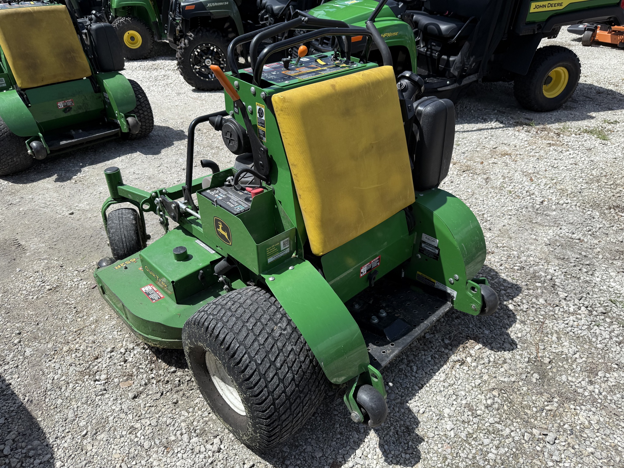 2023 John Deere 652R Image 2