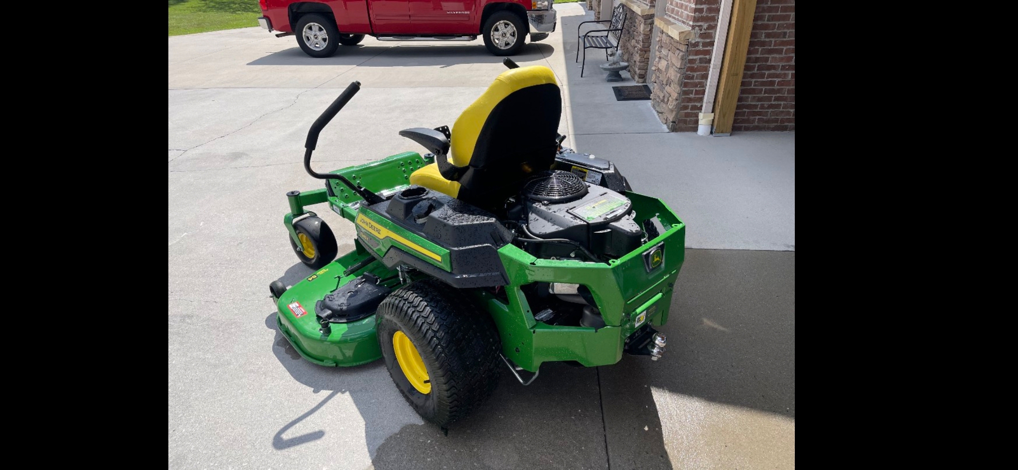 2024 John Deere Z330R Image 2