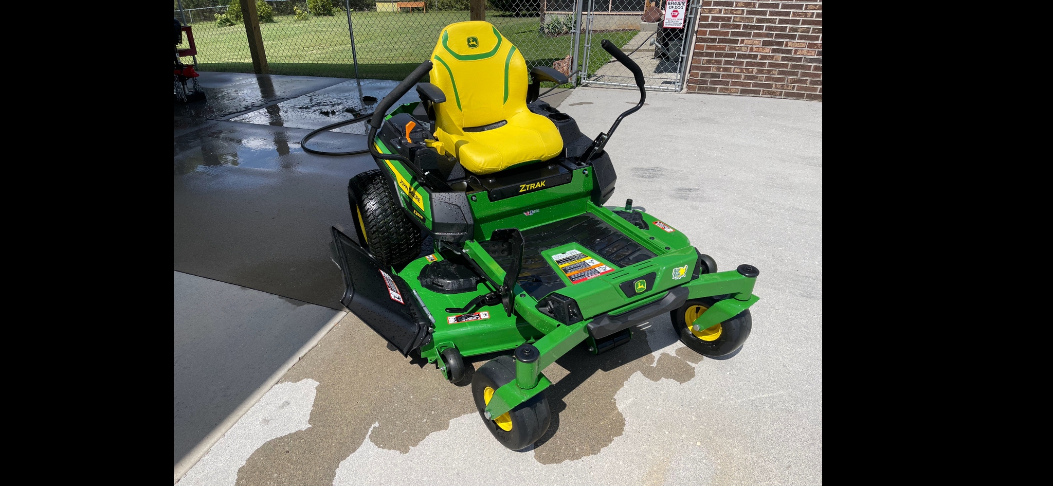 2024 John Deere Z330R Image 4