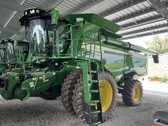 John Deere S7 600