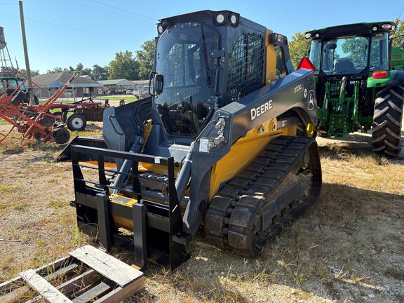 2023 John Deere 333G Photo 3