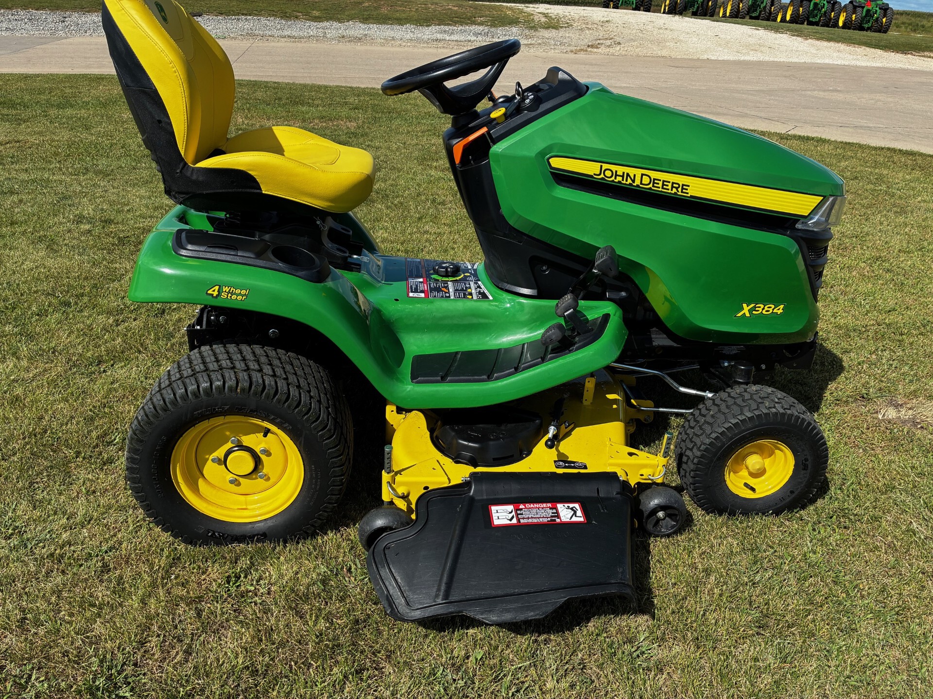 2021 John Deere X384 Image 1