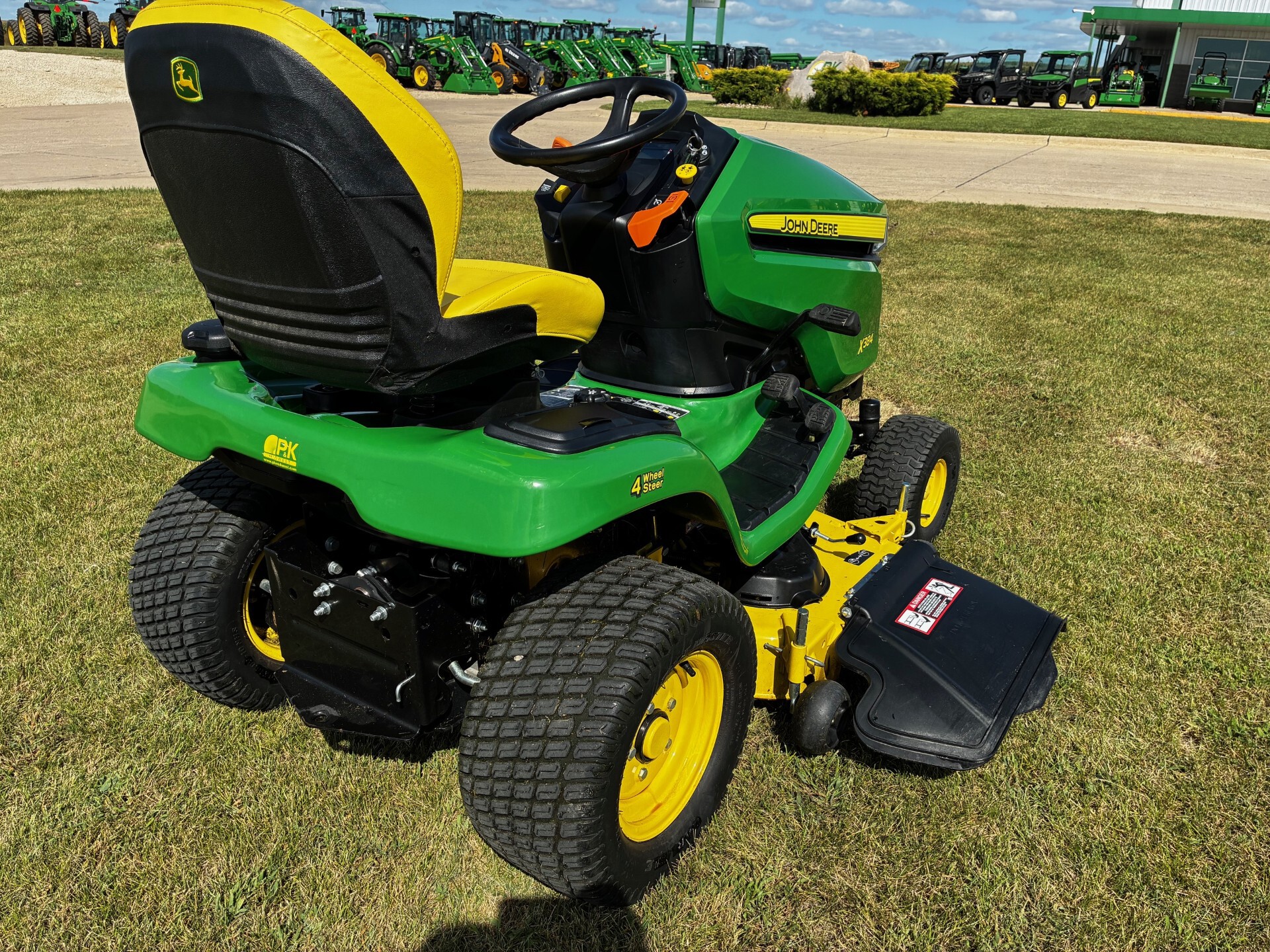 2021 John Deere X384 Image 2