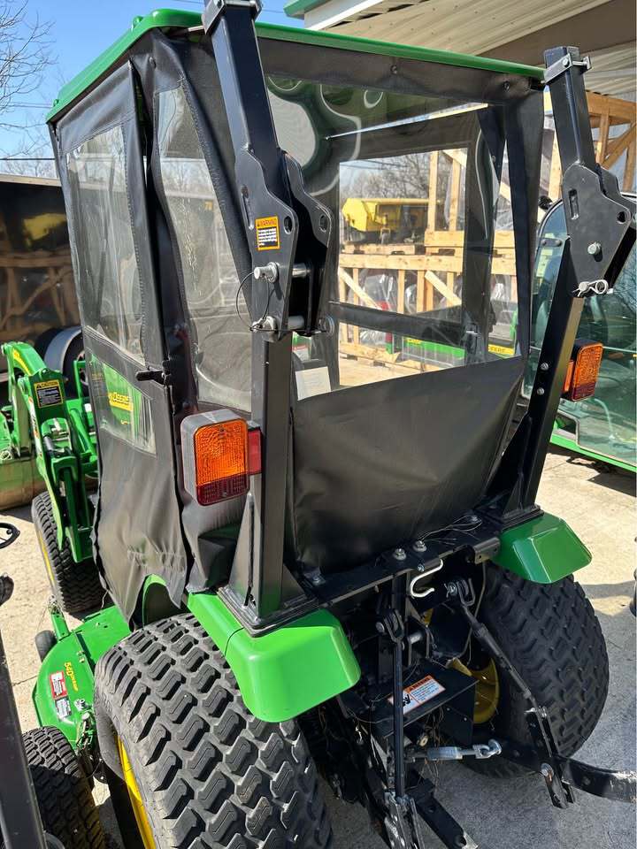 2009 John Deere 2320 Image 2