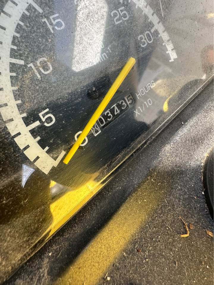 2009 John Deere 2320 Image 3