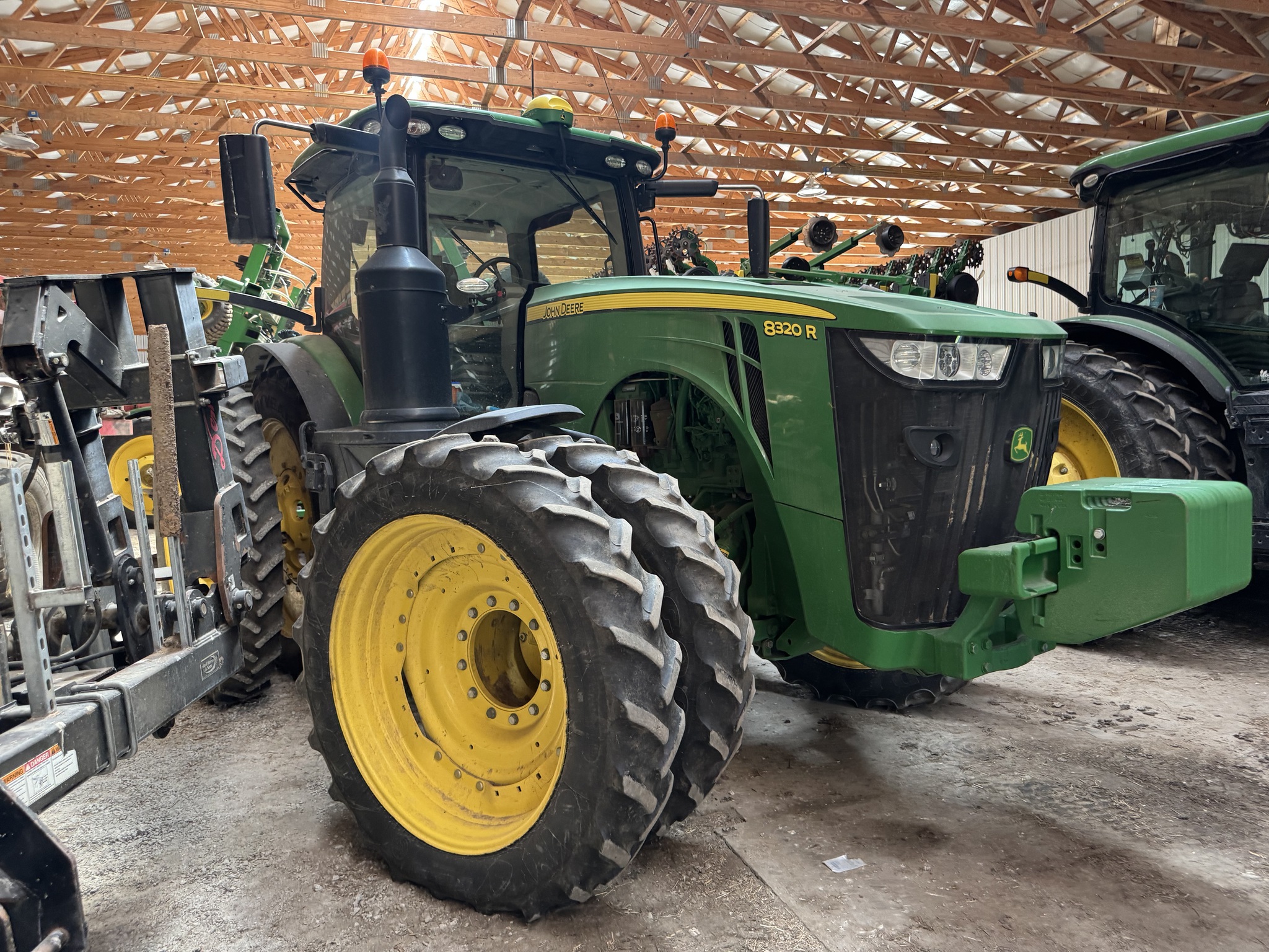 2018 John Deere 8320R Image 6