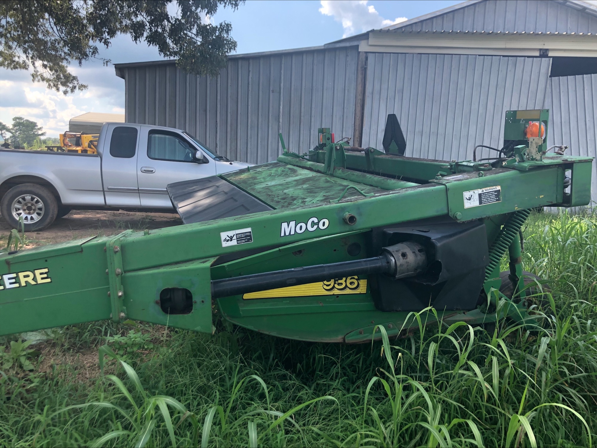 2001 John Deere 990 Image 2