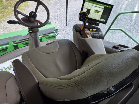 Photo of 2024 John Deere S790