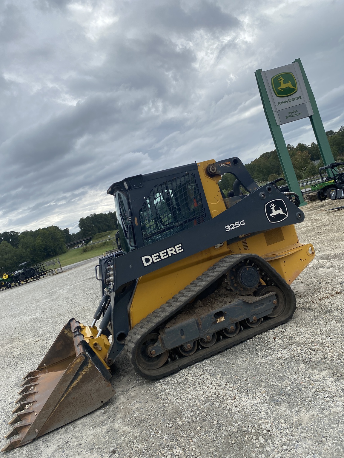 2023 John Deere 325G Image 2