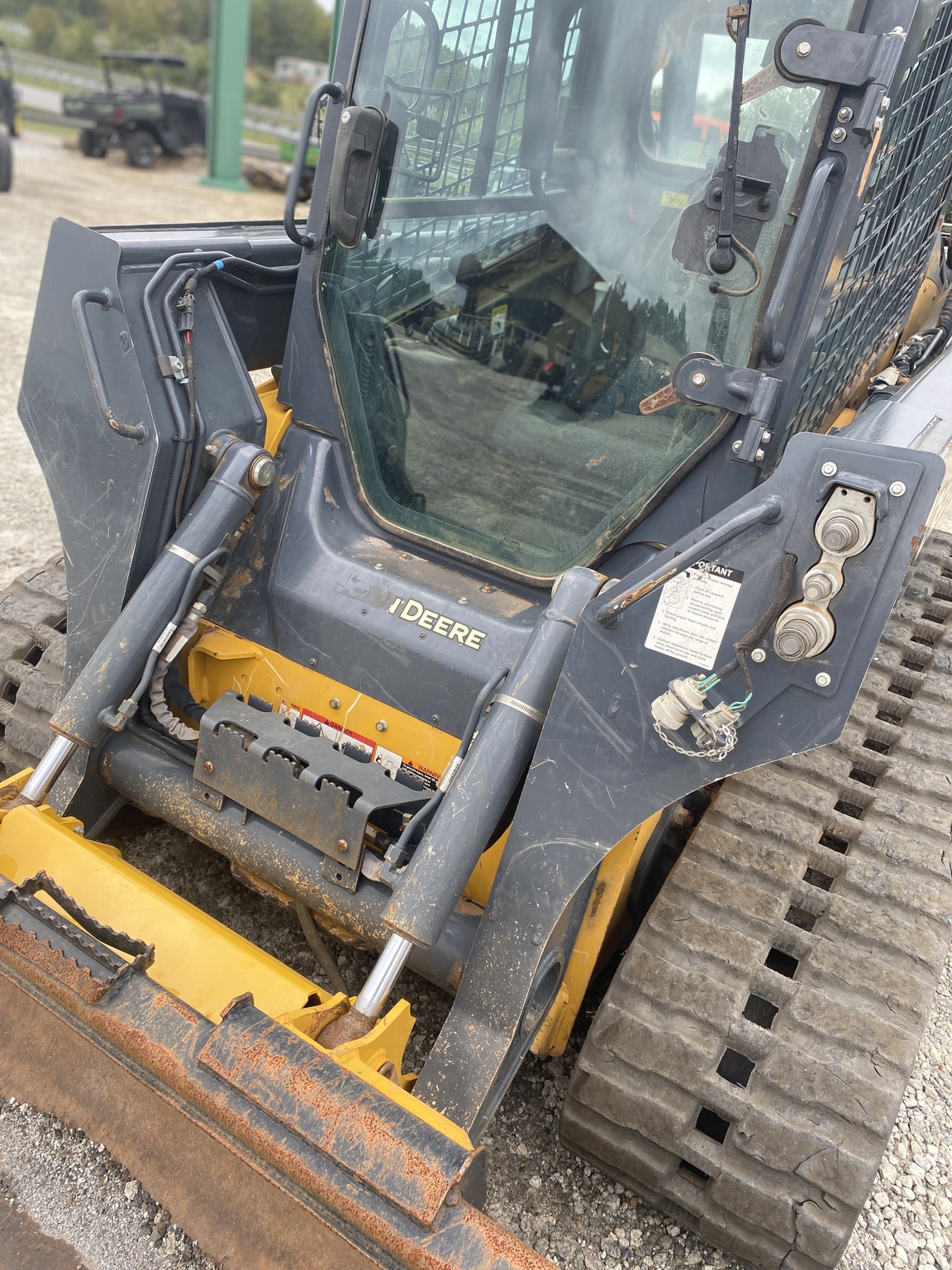 2023 John Deere 325G Image 5