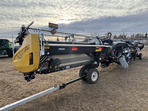 Used 2023 MacDon FD245 Combine Platforms at Horizon Ag & Turf in Vermilion, AB - Photo6