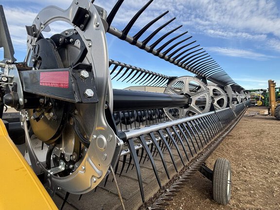 Used 2023 MacDon FD245 Combine Platforms at Horizon Ag & Turf in Vermilion, AB - Photo10