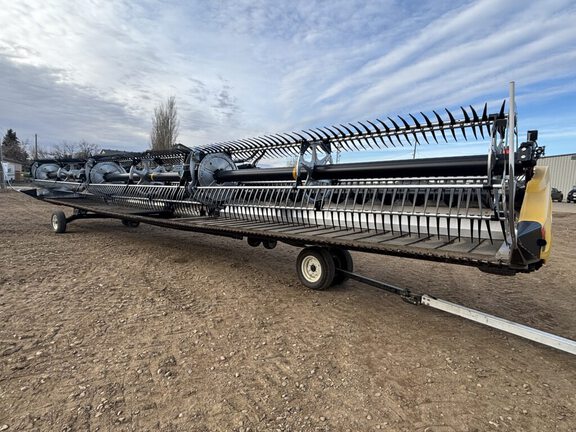 Used 2023 MacDon FD245 Combine Platforms at Horizon Ag & Turf in Vermilion, AB - Photo4