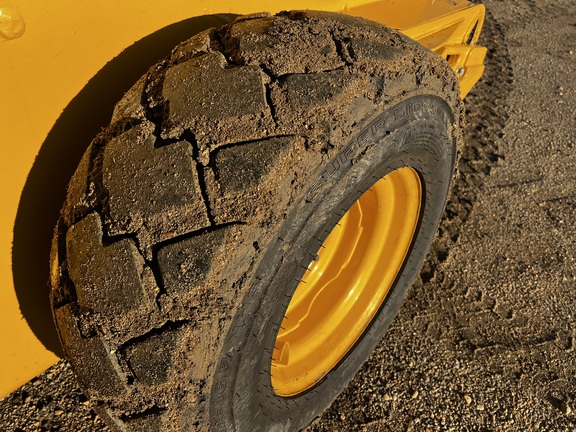 2023 John Deere 324G - Photo11