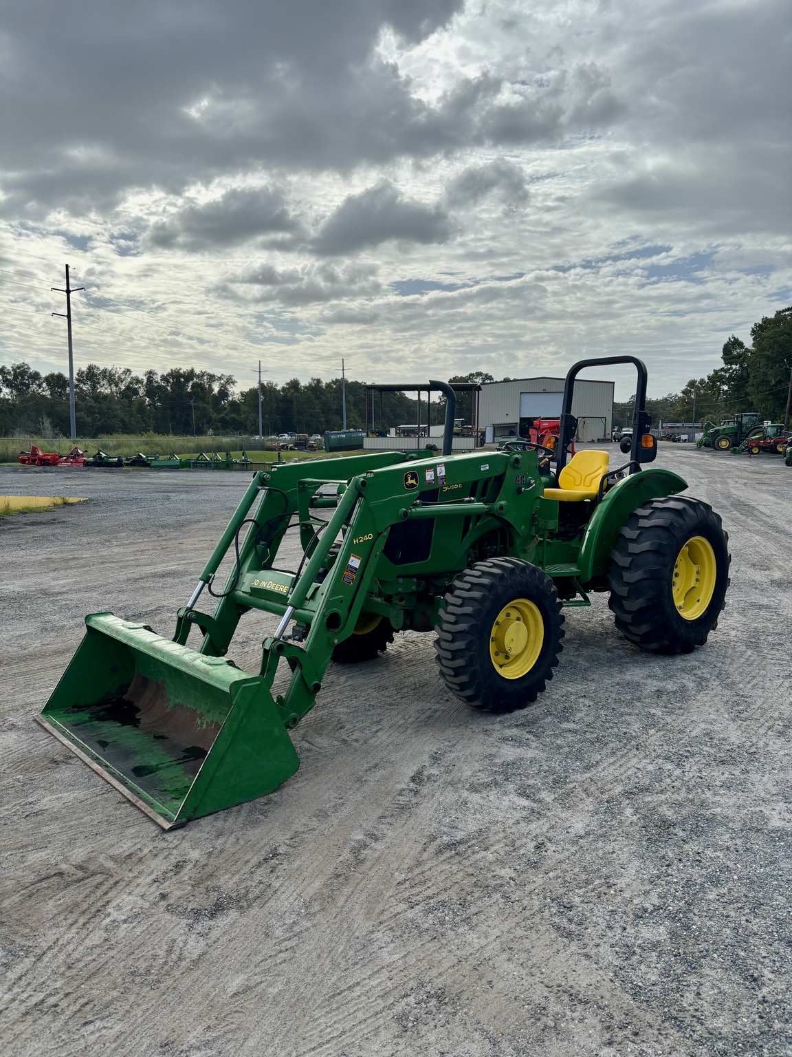 2015 John Deere 5055E Image 1