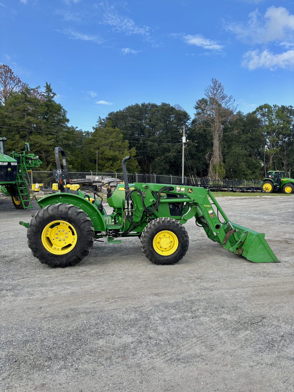 2015 John Deere 5055E Image 6