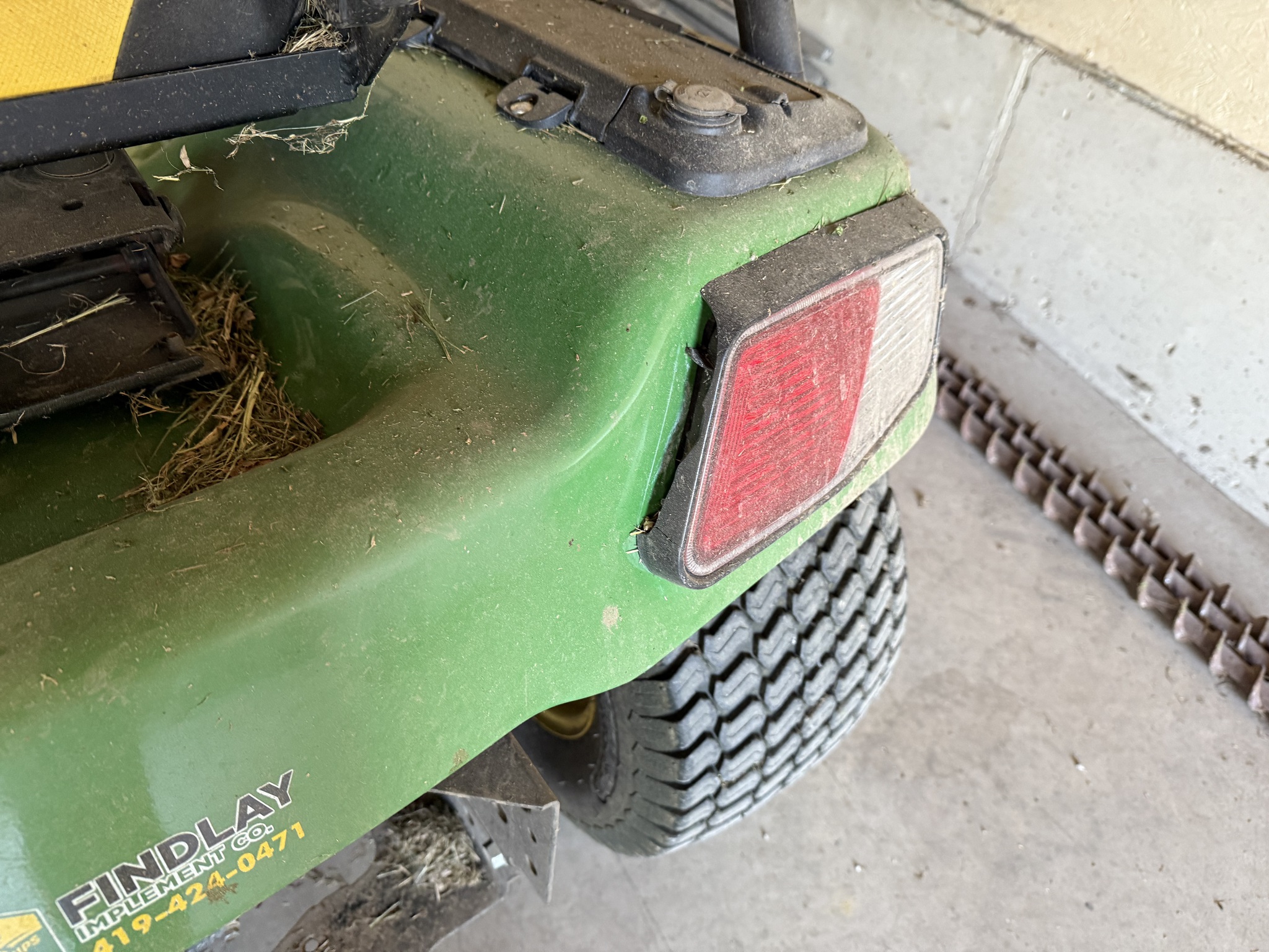 2015 John Deere X730 Image 14