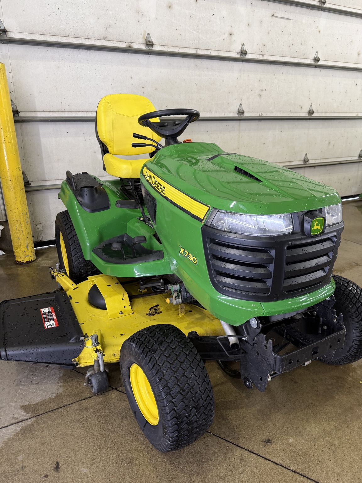 2015 John Deere X730 Image 1