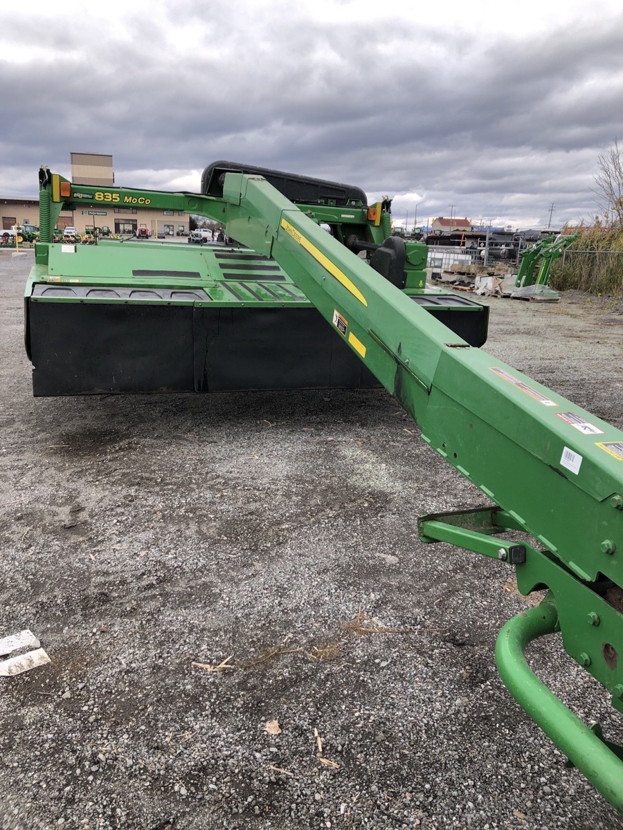 2012 John Deere 835 Image 6