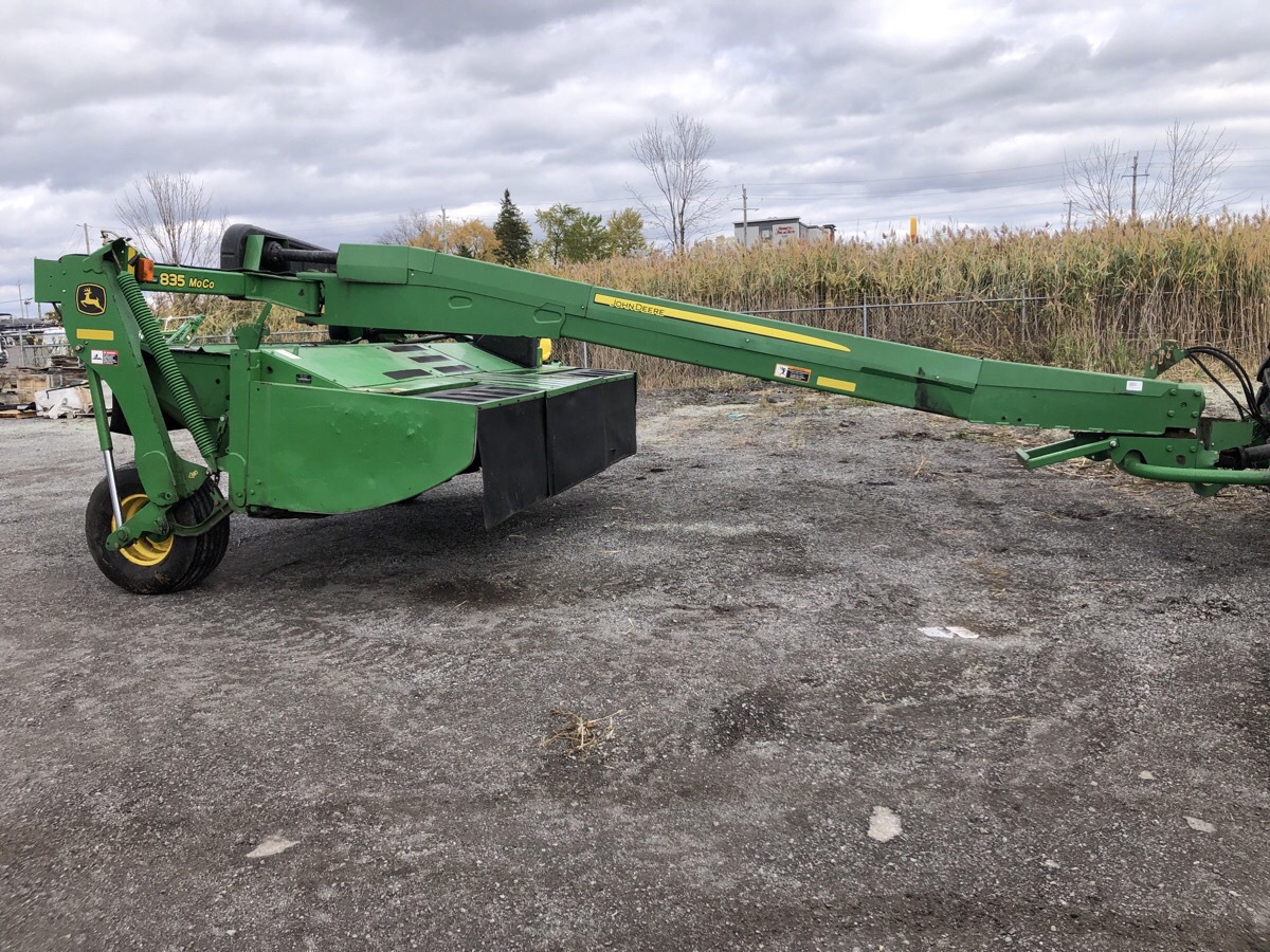 2012 John Deere 835 Image 1