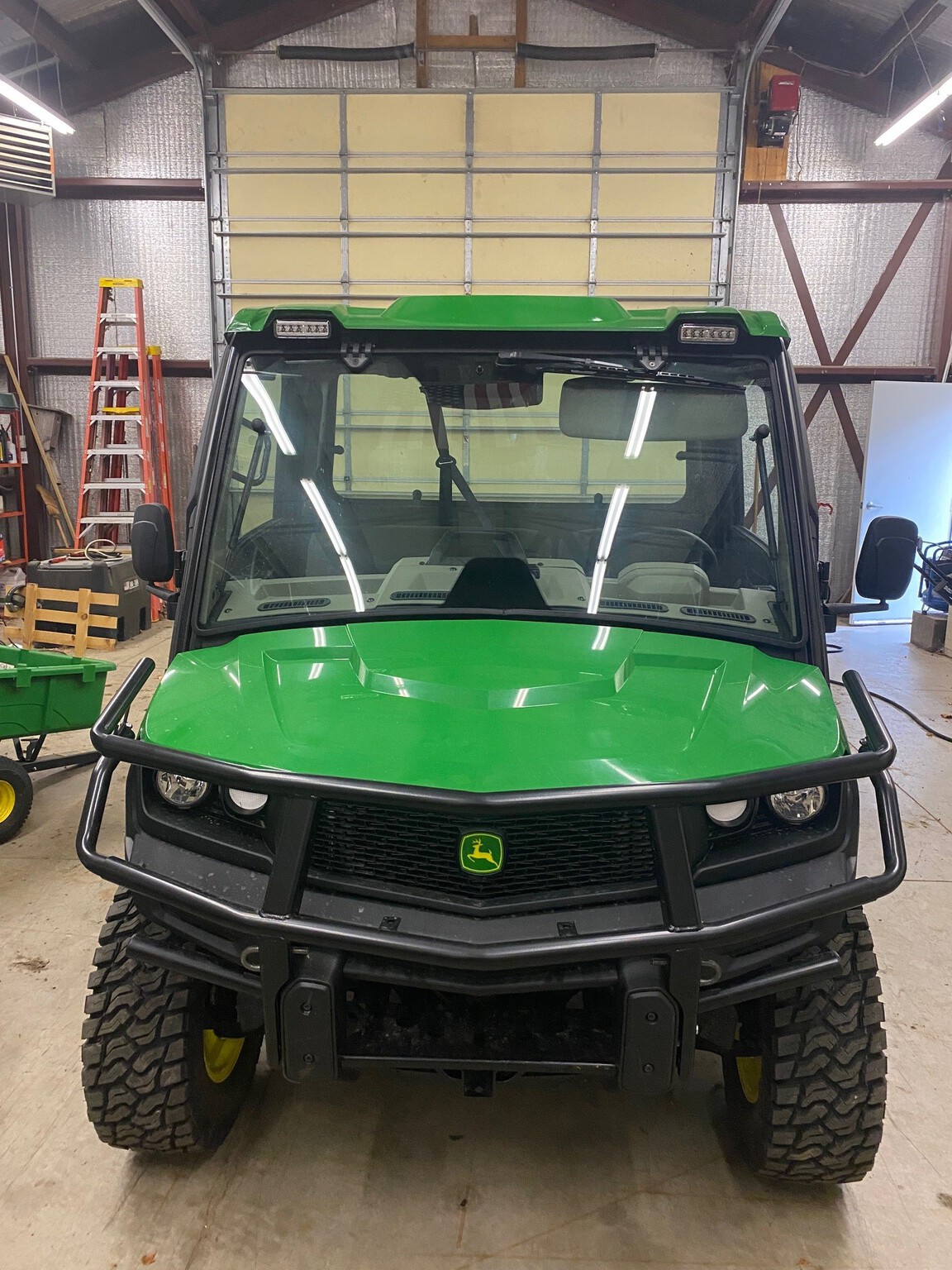2024 John Deere XUV 835R Image 4